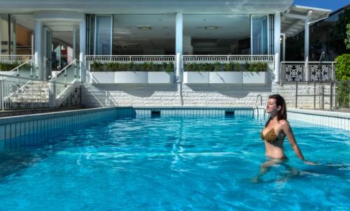 Bazén v ubytování Hotel Clitunno nebo v jeho okolí