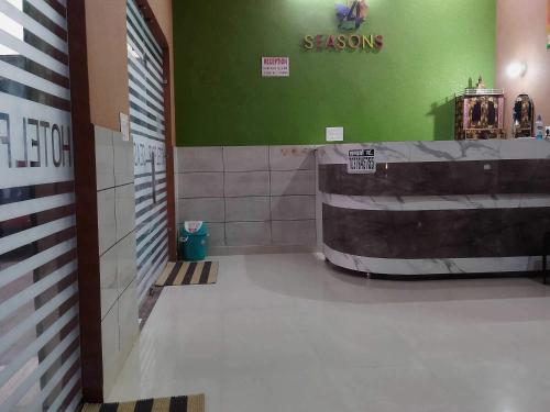Gambar di galeri bagi Hotel O Four Seasons di Itimādpur
