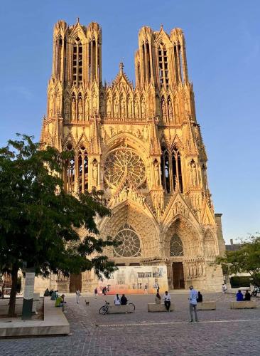 Studio moderne au pied de la Cathédrale de Reims