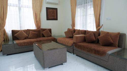 Гостиная зона в Villa Dalia Puncak Nb3-8