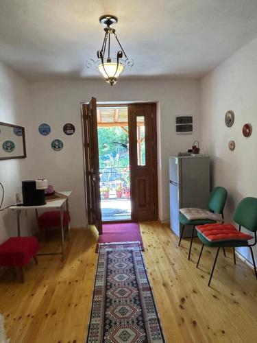 Η κουζίνα ή μικρή κουζίνα στο Florija’s Guesthouse