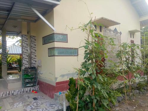 Κήπος έξω από το LK House Sukarara
