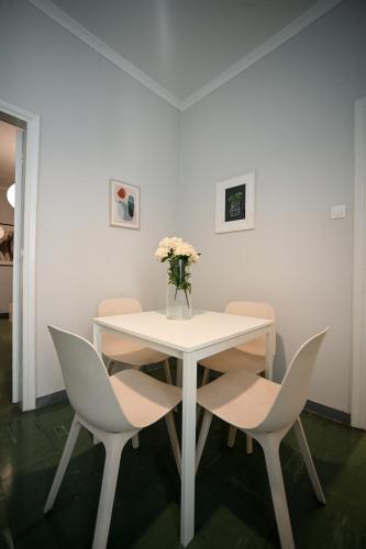 Athenian Suite Klathmonos by Zeus Suites