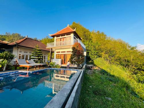 Kolam renang di atau dekat dengan Dewangga Mountain View