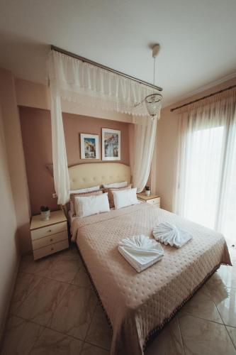 Cama ou camas em um quarto em Villa with Private Pool by the coast of Olympus