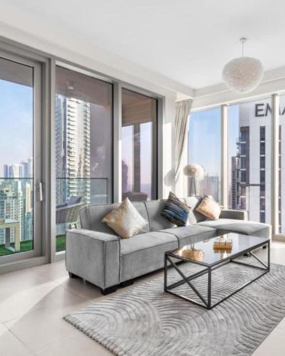 Luxury 4-Bed Escape in Downtown Dubai That Sleeps 9
