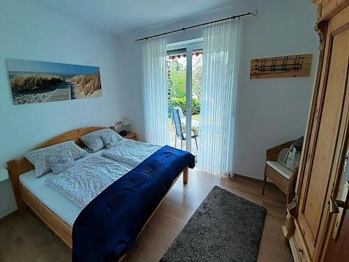 Postel nebo postele na pokoji v ubytování Eifel Escape Cozy & Scenic