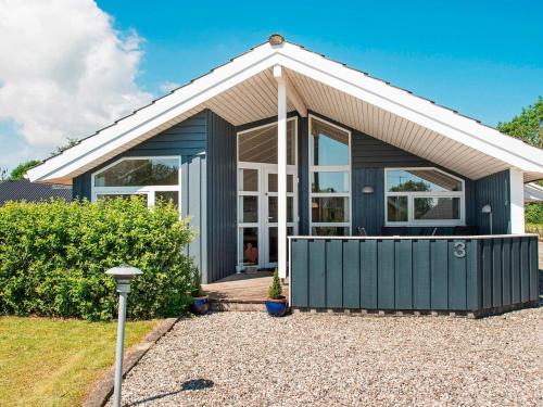 Budova, kde se prázdninový dům nachází