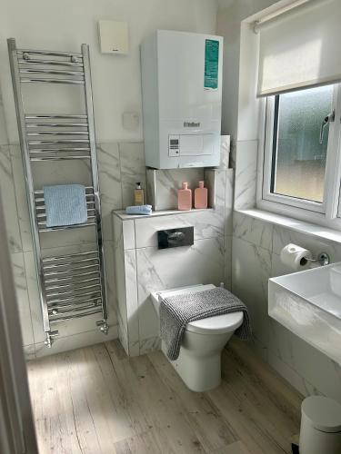 Ένα μπάνιο στο Self contained annex with full kitchen