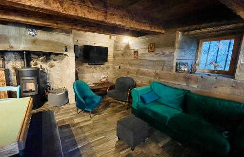 Χώρος καθιστικού στο Warm and cozy house
