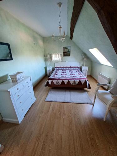 Postel nebo postele na pokoji v ubytování GITE "La Bournillière"