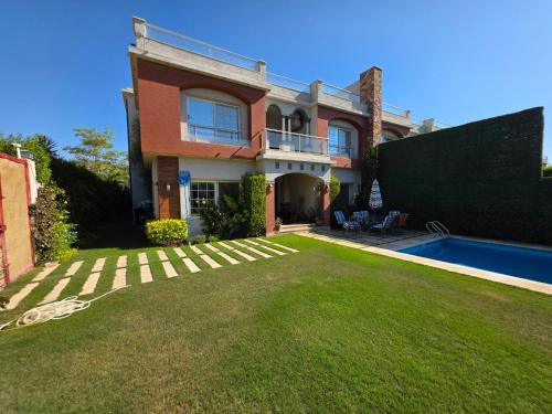 Superlux Villa with Private Pool - King Mariout