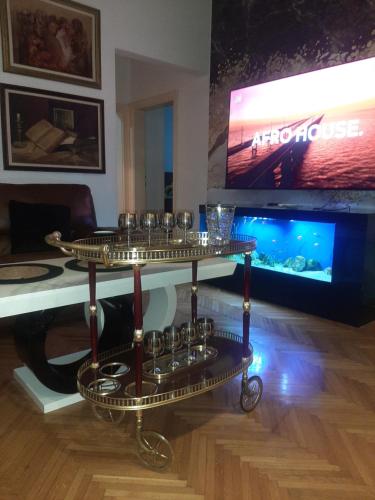 Φωτογραφία από το άλμπουμ του Stylish Queen Downtown στην Ποντγκόριτσα