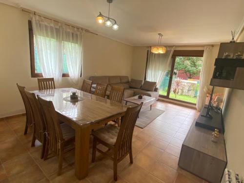 Kuchyň nebo kuchyňský kout v ubytování Comillas Chalet La Higuera on Comillas beach