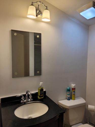 Ένα μπάνιο στο East Granby with AC and WiFi 3 minute to Bradley