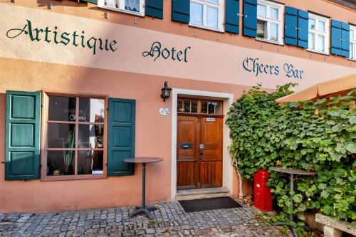 an entrance to an artichokeoteoteoteoteoteoteoteoteote at Artistique Hotel in Dinkelsbühl