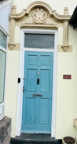 2 BED home in Birmingham Contractors free parking and fast Wi-Fi photo 26
