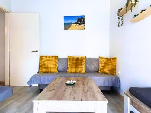 Nice Apartment "Nouri" very close to Beach, Fast WiFi, Free Parking, Near Airport