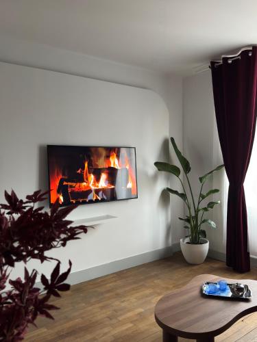 Televisyen dan/atau pusat hiburan di My Home - Vitre