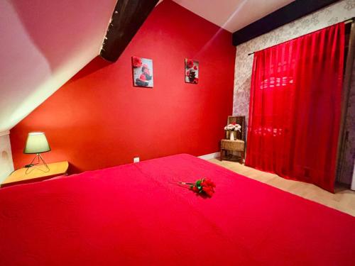 Postel nebo postele na pokoji v ubytování Gîtes Montvaltin - Duplex 65 m2, 2 chambres