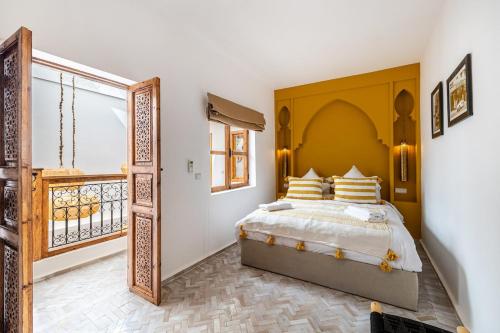 Postel nebo postele na pokoji v ubytování Riad Chiberta Exclusive & New with Pool for 6 pax with free Breakfast