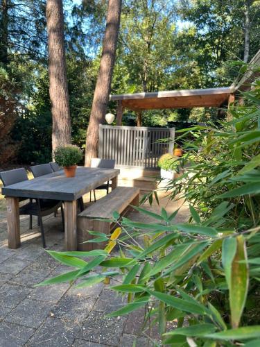 Κήπος έξω από το RustOord Chalet Ontspannen op de Veluwe