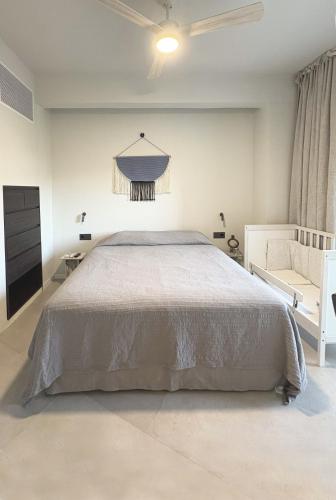Nikiti Blue house 30m from the beach with sea view