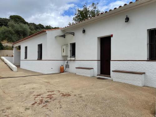 Το κτήριο όπου στεγάζεται  the country house