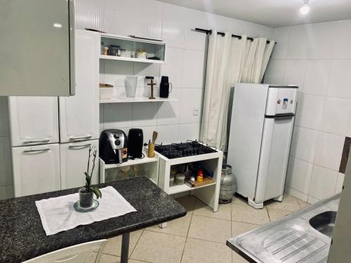 Η κουζίνα ή μικρή κουζίνα στο Apartamento em Arapiraca próximo ao Shopping e ao Centro