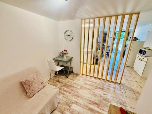 Una cocina o cocineta en Gîtes Montvaltin - Appartement T2 52m2