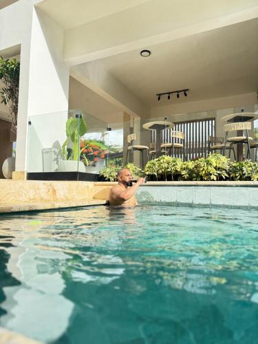 Luxury 3-Bedroom Penthouse, Punta Cana, Pool-BBQ-Beach Access-Private Rooftop-Padel