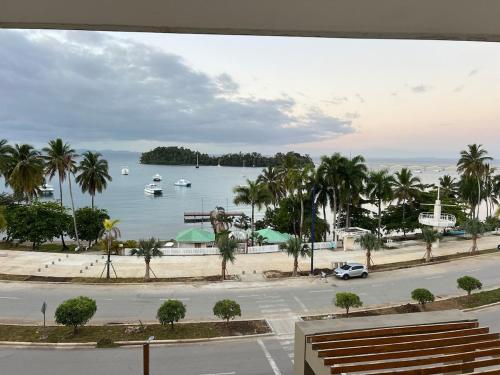 a view of a harbor with boats in the water at Acogedor apartamento en Samaná con vista al mar in La Aguada