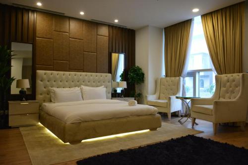 Χώρος καθιστικού στο PentaSquare Executive Apartments