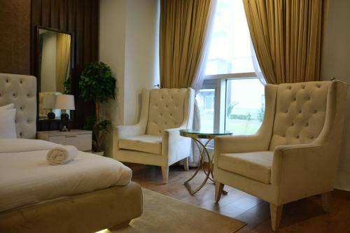 Χώρος καθιστικού στο PentaSquare Executive Apartments