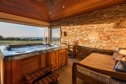 Fotografie z fotogalerie ubytování Incognito - An Exclusive Oceanfront Estate v destinaci Gracetown
