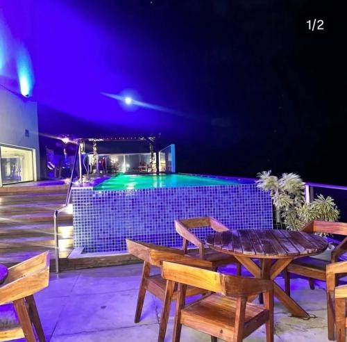 Kolam renang di atau dekat dengan Flat Paiva sol e mar