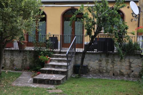 Uma varanda ou outra área externa em Il giardino della Contessa