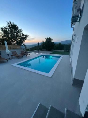 Πισίνα στο ή κοντά στο Mediterranean 5 rooms house with pool
