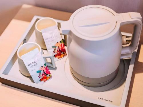 Set per la preparazione di tè e caffè presso Lavande Hotels Jinzhong Youjian Pingyao