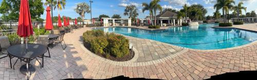 Kolam renang di atau dekat dengan Rivercrest Retreat - Entire Townhome