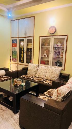 Khu vực ghế ngồi tại 2 bhk