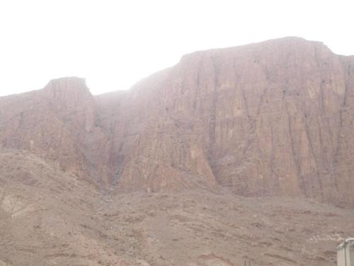 a view of a mountain in the desert at Maison d'Hôte Valentine in Tinerhir