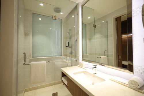 Un baño de Fairfield by Marriott Agra