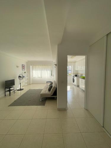 Sunny Stay in Portimão, Walk to Marina, Beach and Nightlife