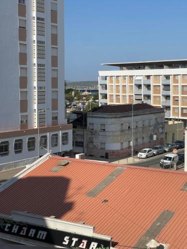 Sunny Stay in Portimão, Walk to Marina, Beach and Nightlife