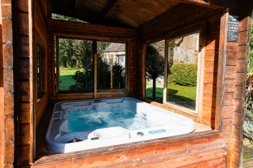 Fotografie z fotogalerie ubytování Loft Atypique ancienne étable v destinaci Cléguérec