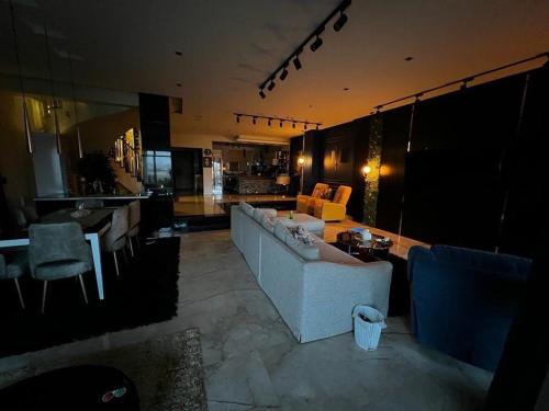 Fully furnished villa in stone park, 5th settlement, New Cairo