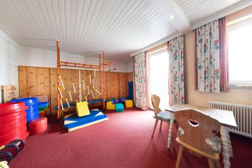 Dětský klub v ubytování Berghotel Ronach