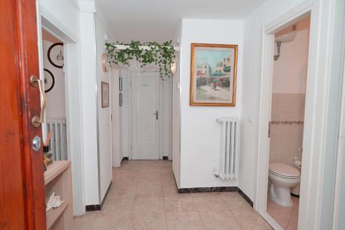 Bilik mandi di Fortezza Residence