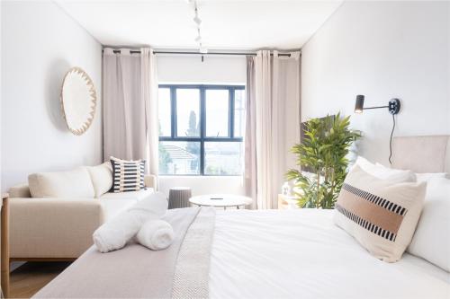 Postel nebo postele na pokoji v ubytování Paarl Superior Studio 230 With Onsite Parking